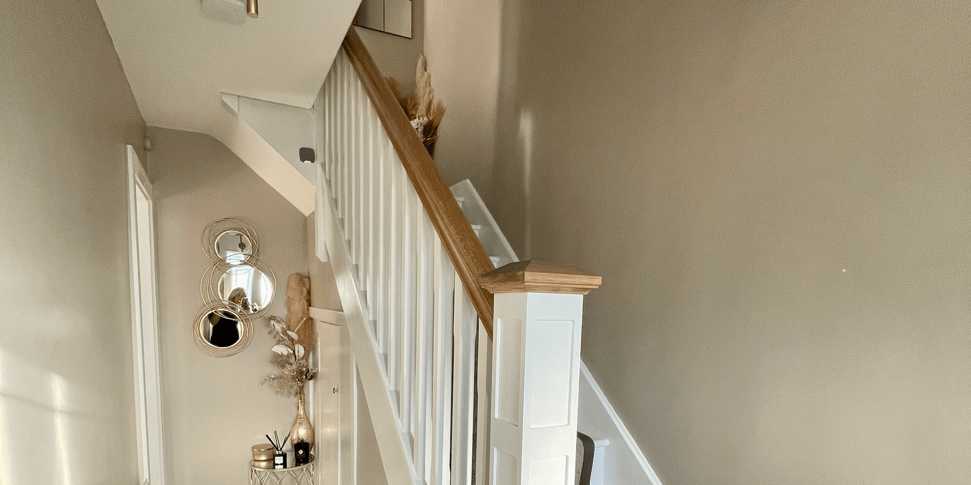 white walnut closed string bannisters